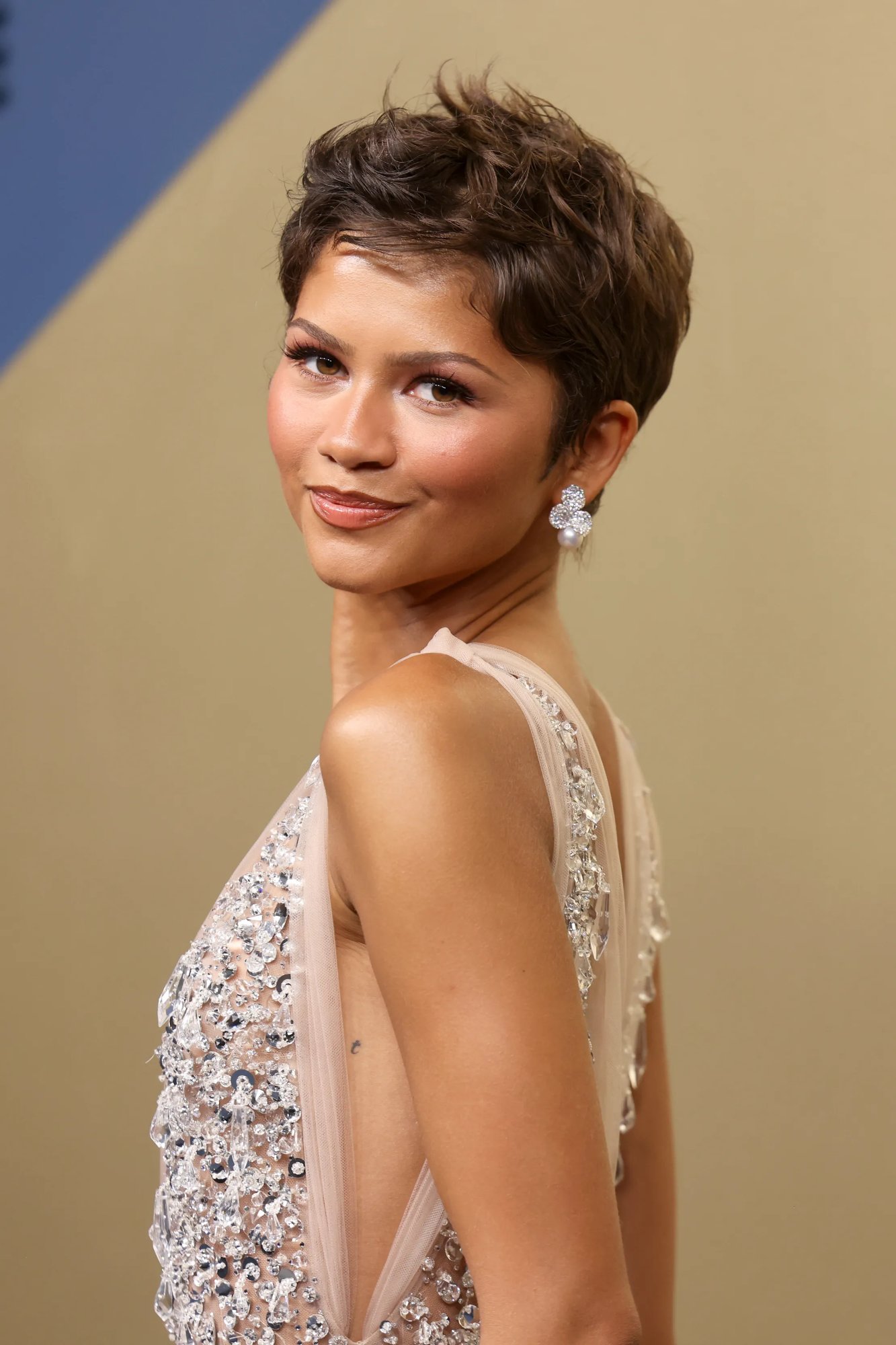 Zendaya’s Frosted ’90s Makeup Was the Beauty Moment of the 2026 Emmys
